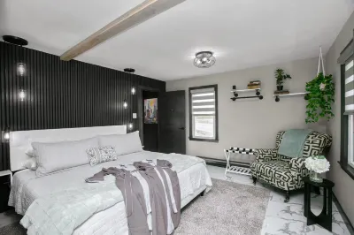 Secluded Retreat, Hot Tub, Fire Pit, Wildlife Views, Near New Buffalo Beach!