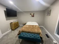 Beautiful Serenity on 1.26 acres 20 min from Downtown