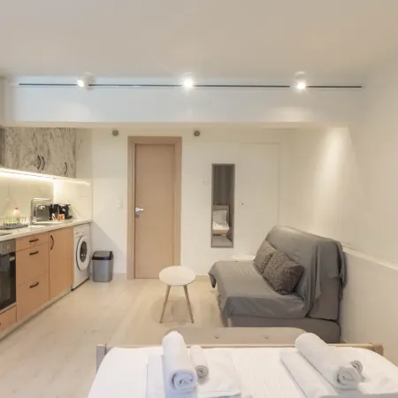 Athens Plaka Family Suites Отели рядом с достопримечательностью «Район Анафиотика»