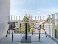 Spacious Apartments Next to Puplic Transport U1 Direct Connection to Citycenter - MyFavorit Hotel a Leopoldsdorf bei Wien