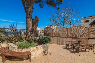 ΝΑ - Sweet Cottage Retreat - 100m from the Beach, by ZanteWize Hotels near Agios Nikolaos Harbour