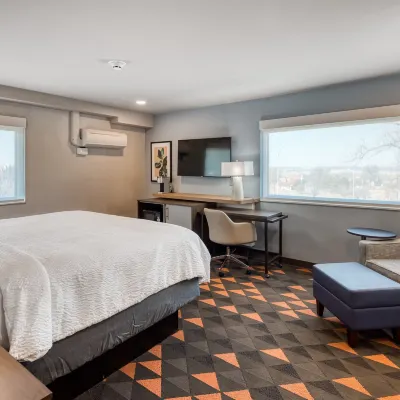 Holiday Inn KANSAS CITY - DOWNTOWN by IHG Hotels near GEHA Field at Arrowhead Stadium