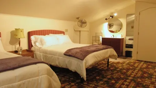 The Loft at Aspen Pine with Wi-Fi, AC in wonderful Hot Springs