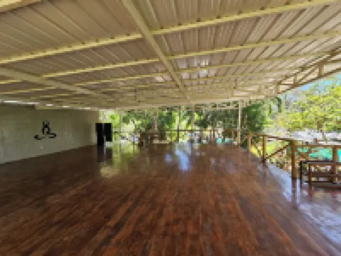Don Jon's Surf and Yoga Lodge