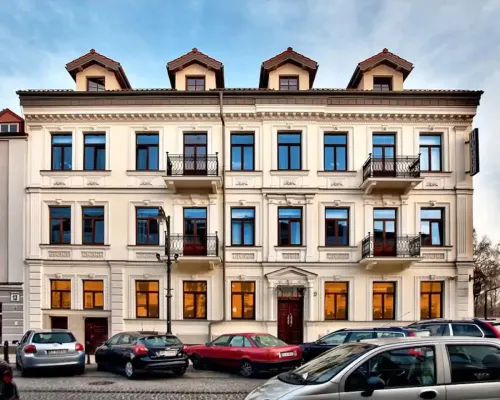 Hotel Aristo Hotels near Town Hall