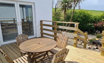 Beautiful 2-Bed Semi Rural Cottage Enclosed Garden