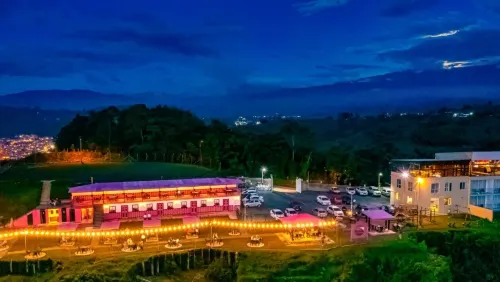 โรงแรมเอ็นเทร์ โลมาส