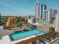 Broadwalk Residency - สระว่ายน้ำแบบอินฟินิตี้