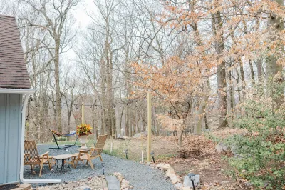 Cowry Acres - 11 Acre Enchanted Retreat, Hot Tub Hotels near Fonthill Castle