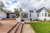 Sunset Farm Stellenbosch Hotels near Rust en Vrede Wine Estate