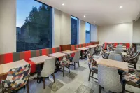DoubleTree by Hilton Long Island City New York - breakfast