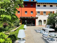 Elliot Osteria e Dormire in Collina Hotels in Buttrio