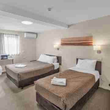 Tall Trees Ainslie Motel Rooms