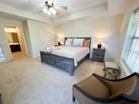 NO STAIRS-Scenic Fairway Escape at Stonebridge Отели рядом с достопримечательностью «Марвел Кейв»