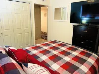 Amazing and Cozy King-Queen Bed Suites w/RV Parking