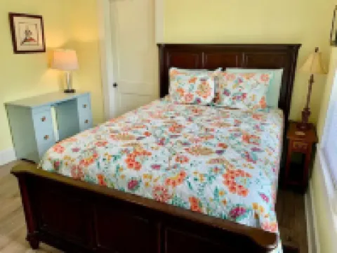 The Bungalow - Charming 3-bedroom house close to everything in Florence