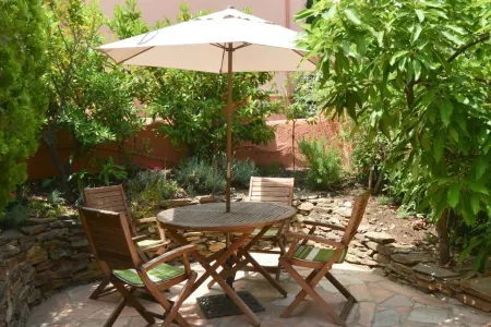 Maison sur les hauteurs de Collioure, avec vue panoramique Отели в г. Коллиур