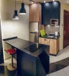 Luxurious studio 13 mins to downtown - few steps to great foods, cafes, shops