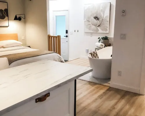 Country Spa Getaway Near Powell River. Hotels in qathet
