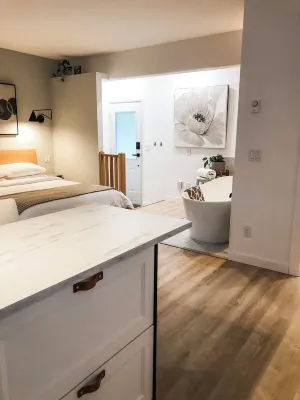 Executive Spa Country Getaway near Powell River.