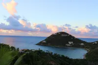 Romantic Cottage: Stunning Ocean Views. Hot tub. Cruz Bay!