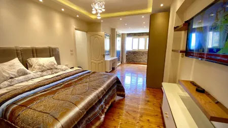 Royal Luxury Apartment with Gorgeous Sea View Отели рядом с достопримечательностью «Eliahu Hanady Synagogue»