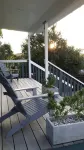 Cute & modern chalet, 500m to sandy beaches, close to vineyards with seaview