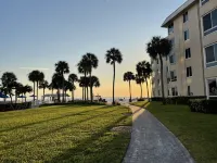 Siesta Key Resort, Private beach, pickle ball & tennis paradise.