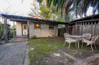 Lovely Palo Alto Cottage ~ Near Stanford, tech companies