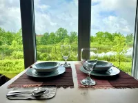 Entire Home 3-Br by Pondside Niagara