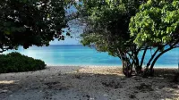 Beachside Boutique Villa Steps to Seven Mile Beach