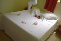 Country apartment, sea and forest view. Beaches and town 10 minutes away by car Hotels in Sainte-Luce