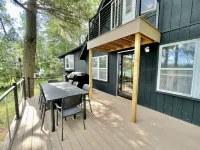 Lakefront Cabin with tons of trails!