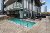 Globalstay. Downtown Calgary Apartments. Free Parking - Rooftop Pools