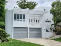 House with amazing architecture with private pool and full A/C.