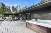 Stunning Waterfront Getaway!  Luxury Home on Acreage,  Natures Paradise