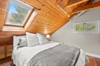 Home in the Heart of Midtown Sacramento!