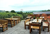 The Hawk & Buckle Inn Hotels in 