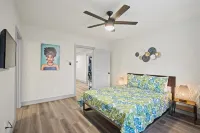 The Retreat- Family Funhouse w/Waterfront Access!