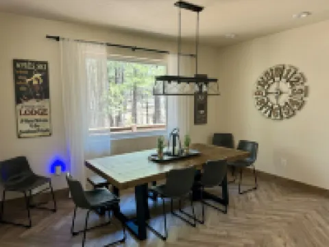 New Beautiful Cabin Located in Quiet Torreon Cul-De-Sac