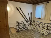 Very quiet, detached vacation home for up to eight people.