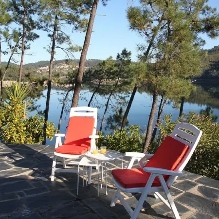 Casa Dos Vidros - Lakefront Charmer Villa Отели в г. Томар