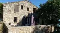 Haven of peace in the Luberon Regional Park 마씨프 듀 류베홍 주변 호텔