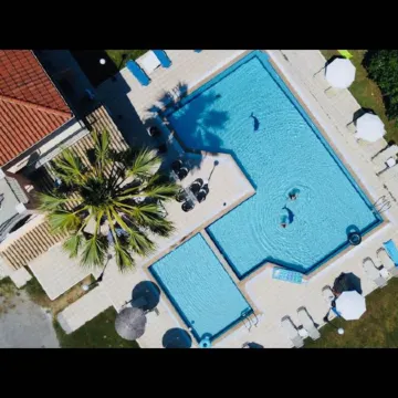 Room-Banos Apartment 2 Bed Rooms and Swi