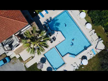 Room-Banos Apartment 2 Bed Rooms and Swi