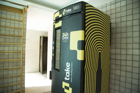 Leisure, tourism and work with high-speed internet by the sea