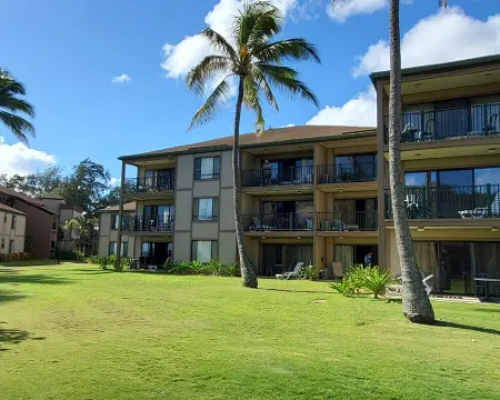 1 Bedroom Ocean View Condo F308 - Pono Kai Hotels in Kapaa