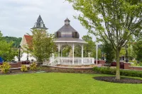 Ligonier Cozy and Comfortable In-town Location