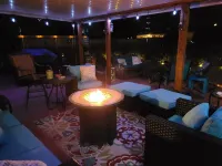 Only 4.8 miles from State Farm- Cardinals- stadium. Lovely 2+ bedroom home