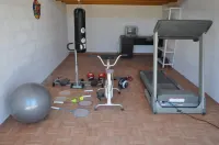 House with 9 bedrooms,9 bathrooms,11 AC,wi-fi,pool and fitness Hotels in Silves